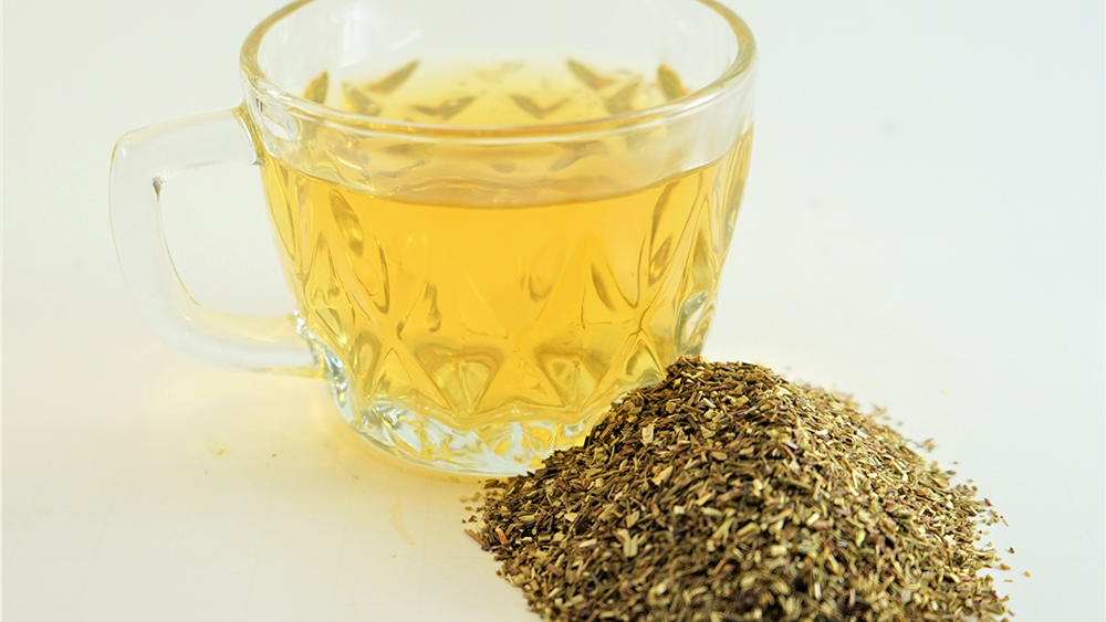 Trà Rooibos xanh không lên men, giữ lại màu sắc tự nhiên và có hương vị nhẹ nhàng