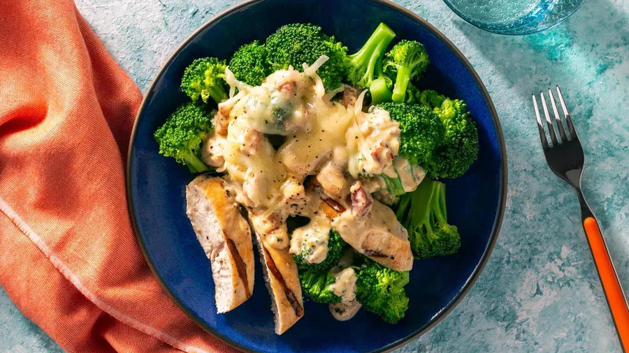 Bữa ăn đủ protein và chất xơ hỗ trợ cân bằng đường huyết và duy trì cảm giác no lâu