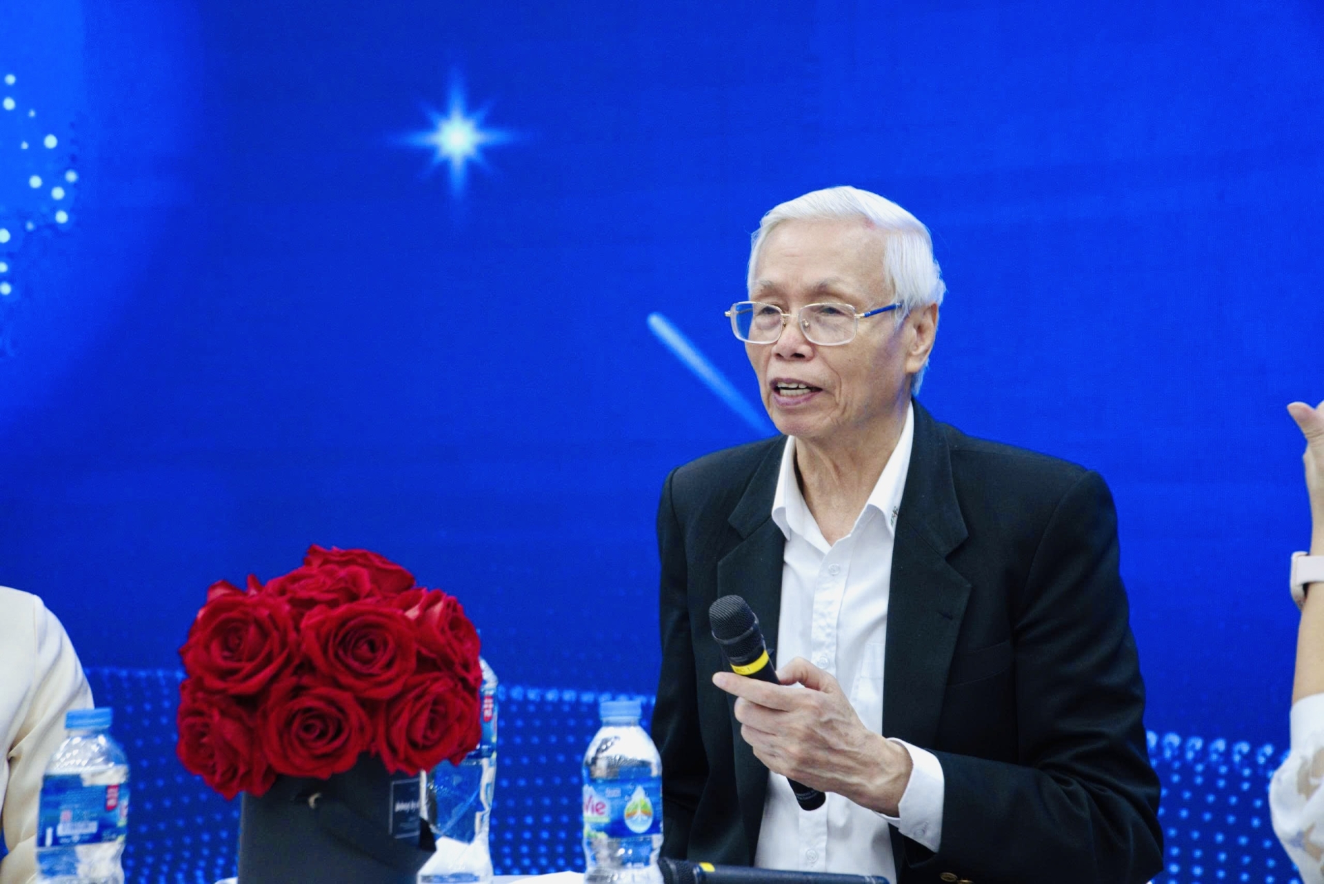 PGS.TS Lê Văn Truyền gọi AI là “đối tác chiến lược” trong phòng thí nghiệm và bệnh viện