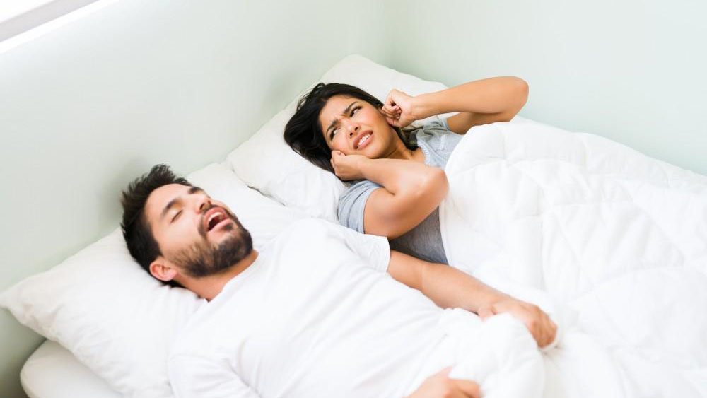 Thói quen ngủ ngáy và mất ngủ có thể ảnh hưởng đến sức khỏe não bộ lâu dài
