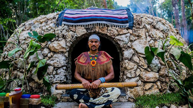Nghi lễ temazcal truyền thống tại Mexico được thực hiện trong không gian lều xông hơi
