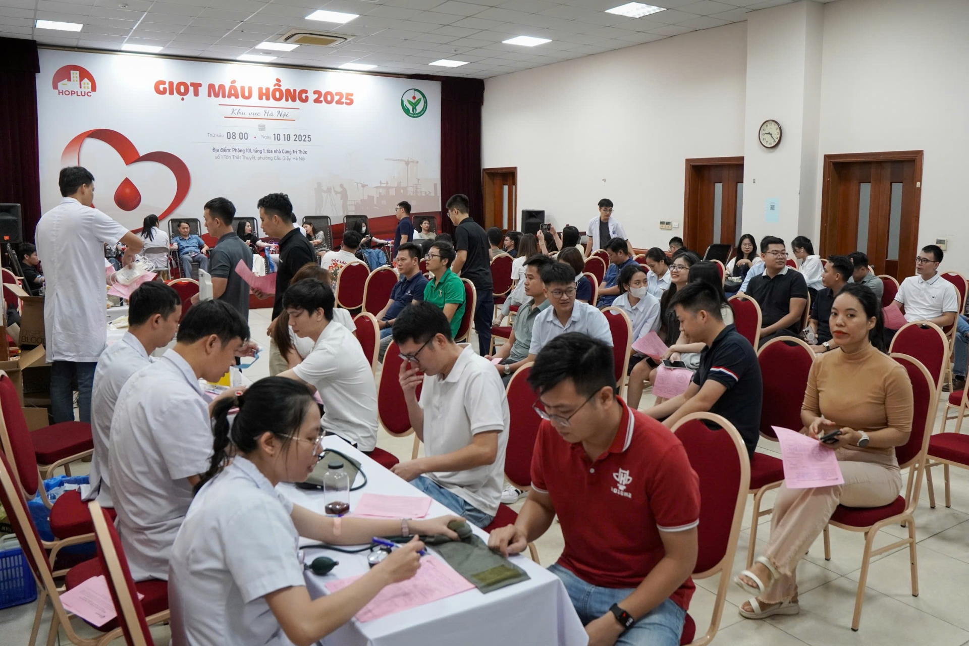 Chương trình thu hút sự tham gia đông đảo của cán bộ nhân viên Công ty - Ảnh: Việt An/Sức khỏe+