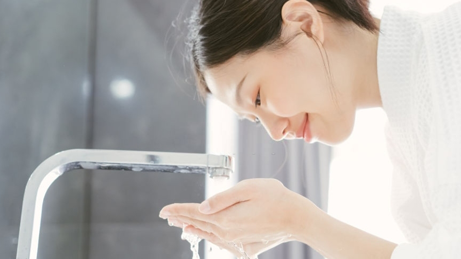 Làm sạch da là yếu tố tiên quyết cho lớp trang điểm tự nhiên không tì vết
