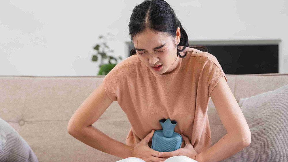 Cơn đau vùng chậu dữ dội có thể là dấu hiệu cảnh báo u xơ tử cung dưới niêm mạc phát triển nhanh
