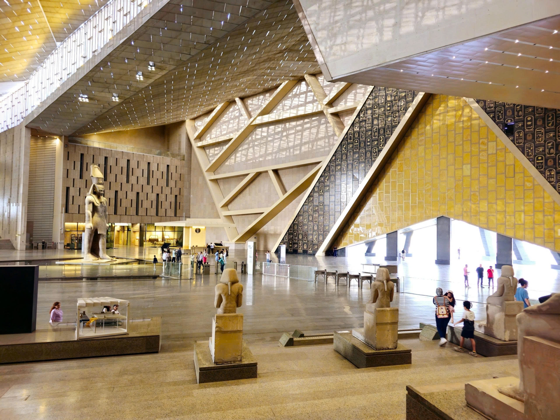Bảo tàng có tổng diện tích gần 81.000m² - Ảnh: Tamer A Soliman/Shutterstock