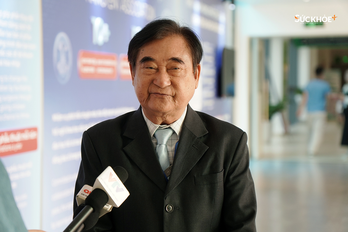 GS.TS.BS Nguyễn Đình Phúc, Chủ tịch Hội Tai Mũi Họng Hà Nội chia sẻ về những thách thức trong phẫu thuật ung thư vùng đầu – cổ - Ảnh: Hiệp Nguyễn/Sức Khỏe+