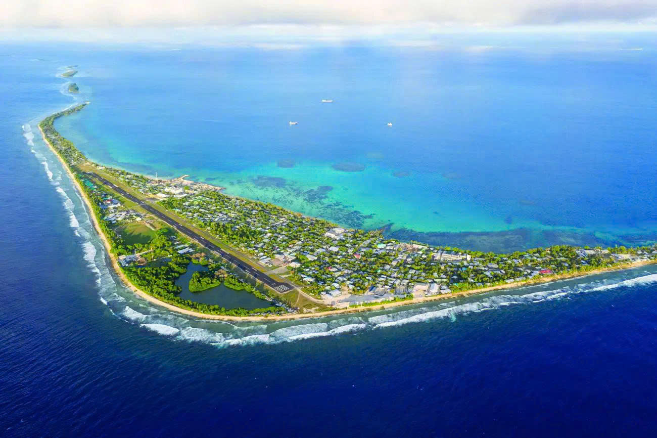 Đảo Fongafale, nơi có thủ đô Funafuti của Tuvalu. Ảnh: The Guardian