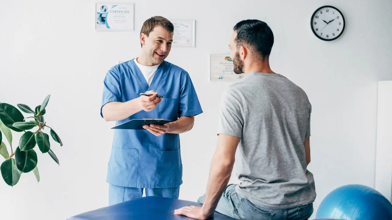 Thông tin về tiền sử bệnh trong gia đình giúp bác sĩ có thêm dữ liệu để đưa ra hướng điều trị phù hợp