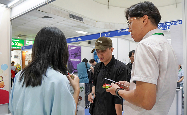 Các doanh nghiệp Việt - Hàn có cơ hội gặp gỡ, trao đổi trực tiếp tại Trung tâm Kết nối Giao thương - Ảnh: Việt An/SK+