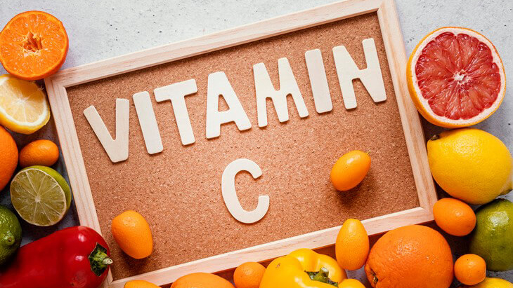 Trái cây họ cam quýt là nguồn vitamin C dồi dào, giúp người mắc đái tháo đường type 2 kiểm soát đường huyết hiệu quả hơn