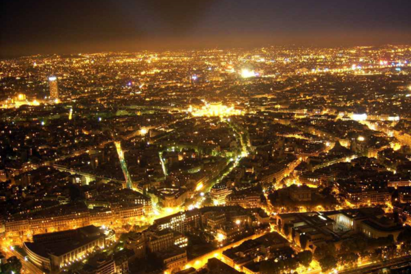 Ô nhiễm ánh sáng là một dạng ô nhiễm môi trường, xảy ra khi ánh sáng nhân tạo lấn át ánh sáng tự nhiên vào ban đêm.