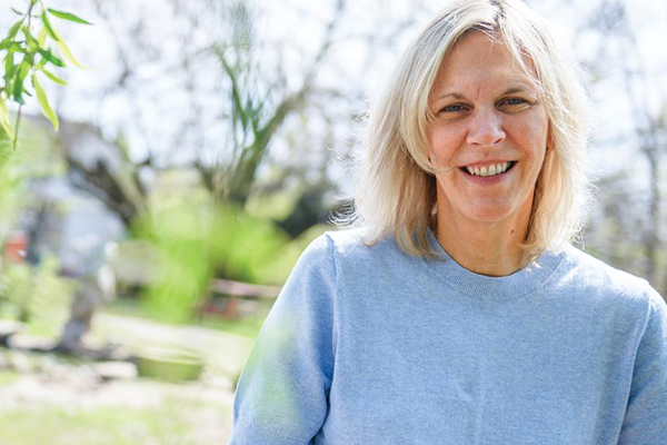 GS. Kristin Mmari đã nghiên cứu về độ tuổi vị thành niên gần 30 năm