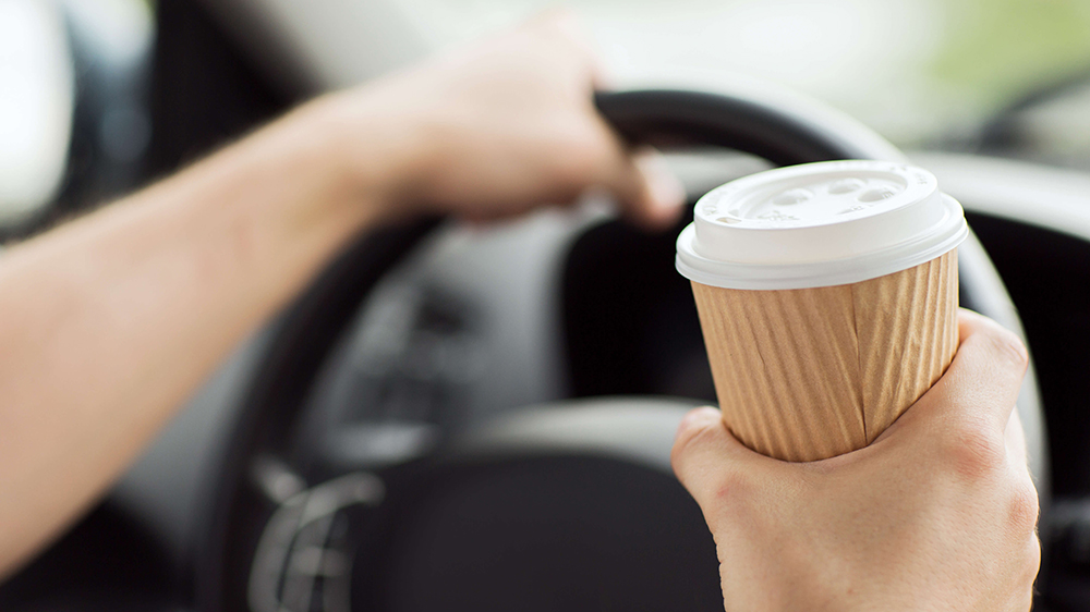 Hàm lượng caffeine cao có thể khiến tài xế bồn chồn, mất tập trung khi lái xe