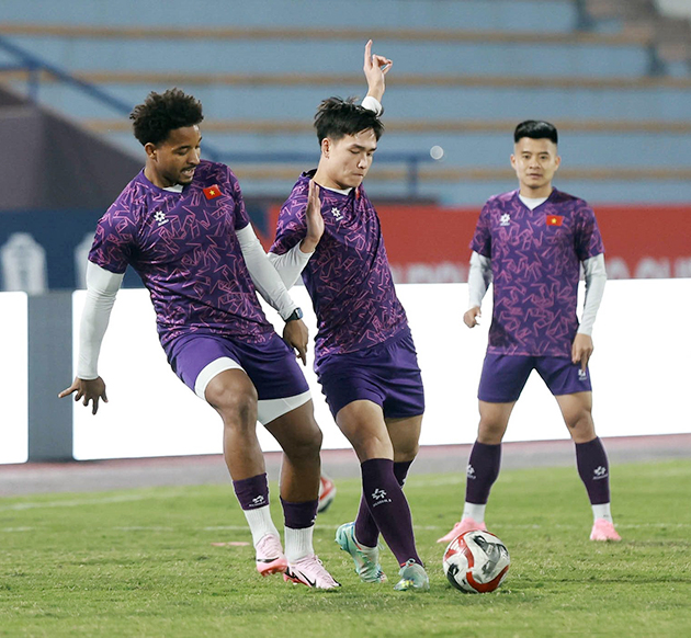 HLV Kim Sang-sik muốn Xuân Son trở lại để tiện theo dõi và giúp anh hòa nhập tốt hơn với các đồng đội tại ĐT Việt Nam - Ảnh: baonghean