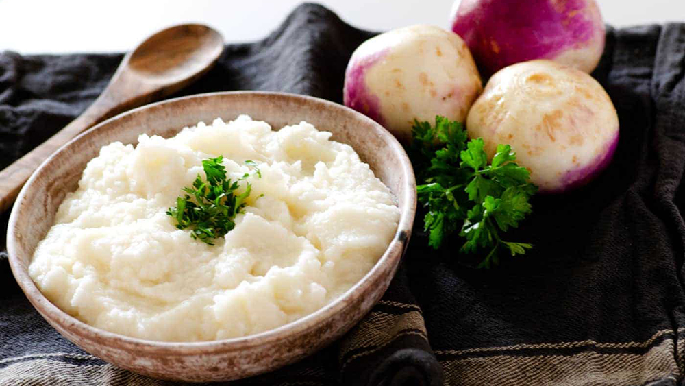 Củ cải tròn chứa nhiều vitamin C và chất xơ, giúp tăng đề kháng