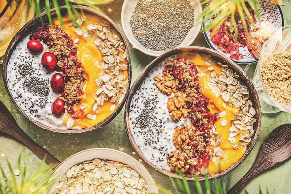 Hạt chia được thêm vào các bữa phụ để tối ưu lợi ích sức khoẻ.