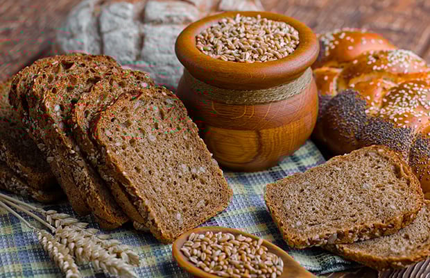 Bánh mì làm từ ngũ cốc nguyên hạt giúp duy trì cảm giác no lâu, hỗ trợ quá trình giảm cân