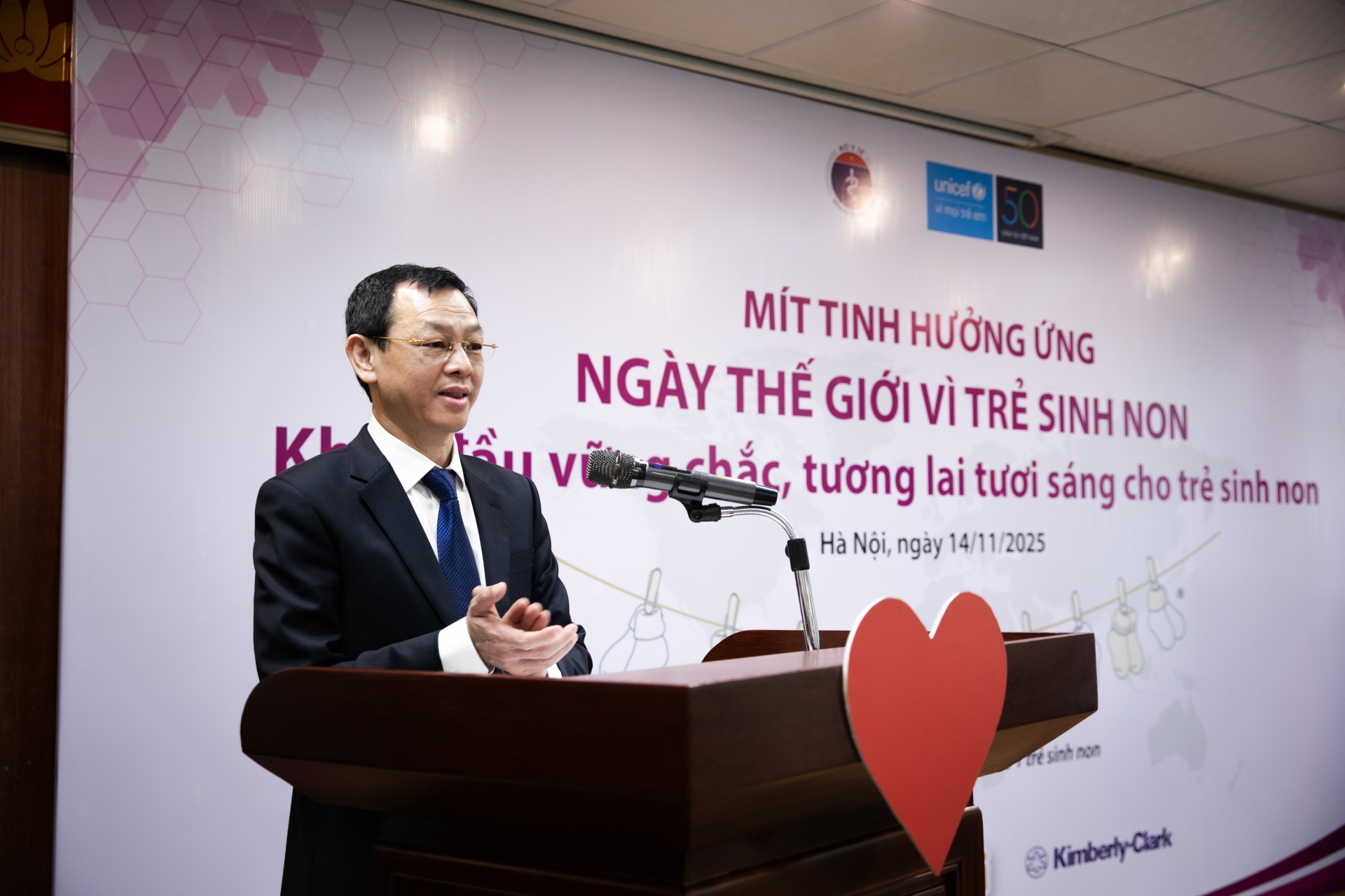 Thứ trưởng Bộ Y tế Nguyễn Tri Thức phát biểu tại Lễ hưởng ứng