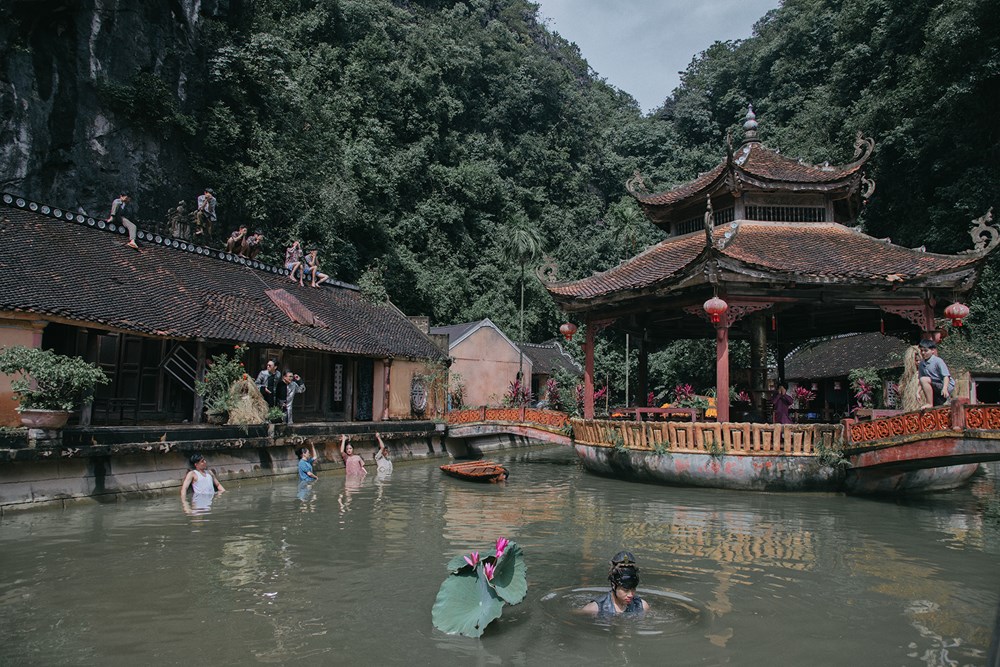  Cố Viên Lầu tọa lạc tại tỉnh Ninh Bình - Hình ảnh từ MV