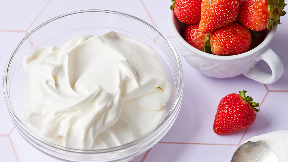 Kem tươi dễ nhiễm khuẩn và cần được bảo quản lạnh để đảm bảo an toàn thực phẩm