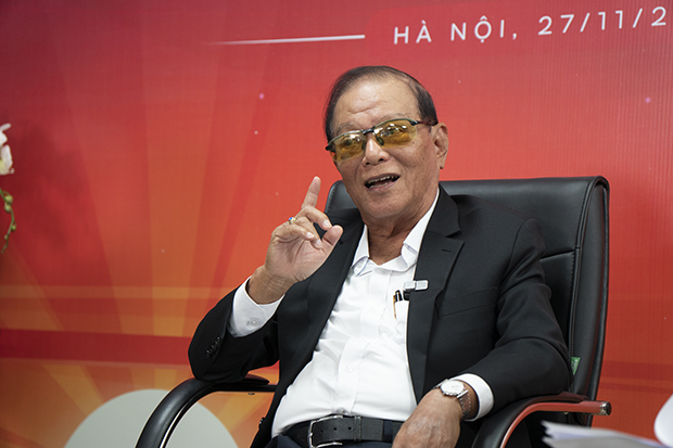 Nhà báo Trần Ngọc Châu chia sẻ tại buổi tọa đàm - Ảnh: Nguyễn Hiệp/Sức khỏe+