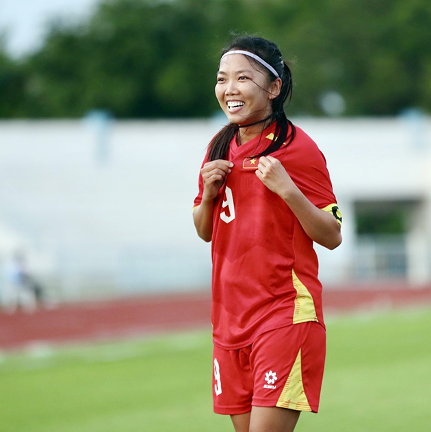 Huỳnh Như ghi bàn ấn định chiến thắng 5-0 cho ĐT nữ Việt Nam - Ảnh: VFF