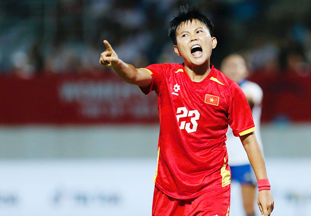 Bích Thùy phản ứng gay gắt khi bất ngờ không được trọng tài công nhận bàn thắng - Ảnh: VFF 