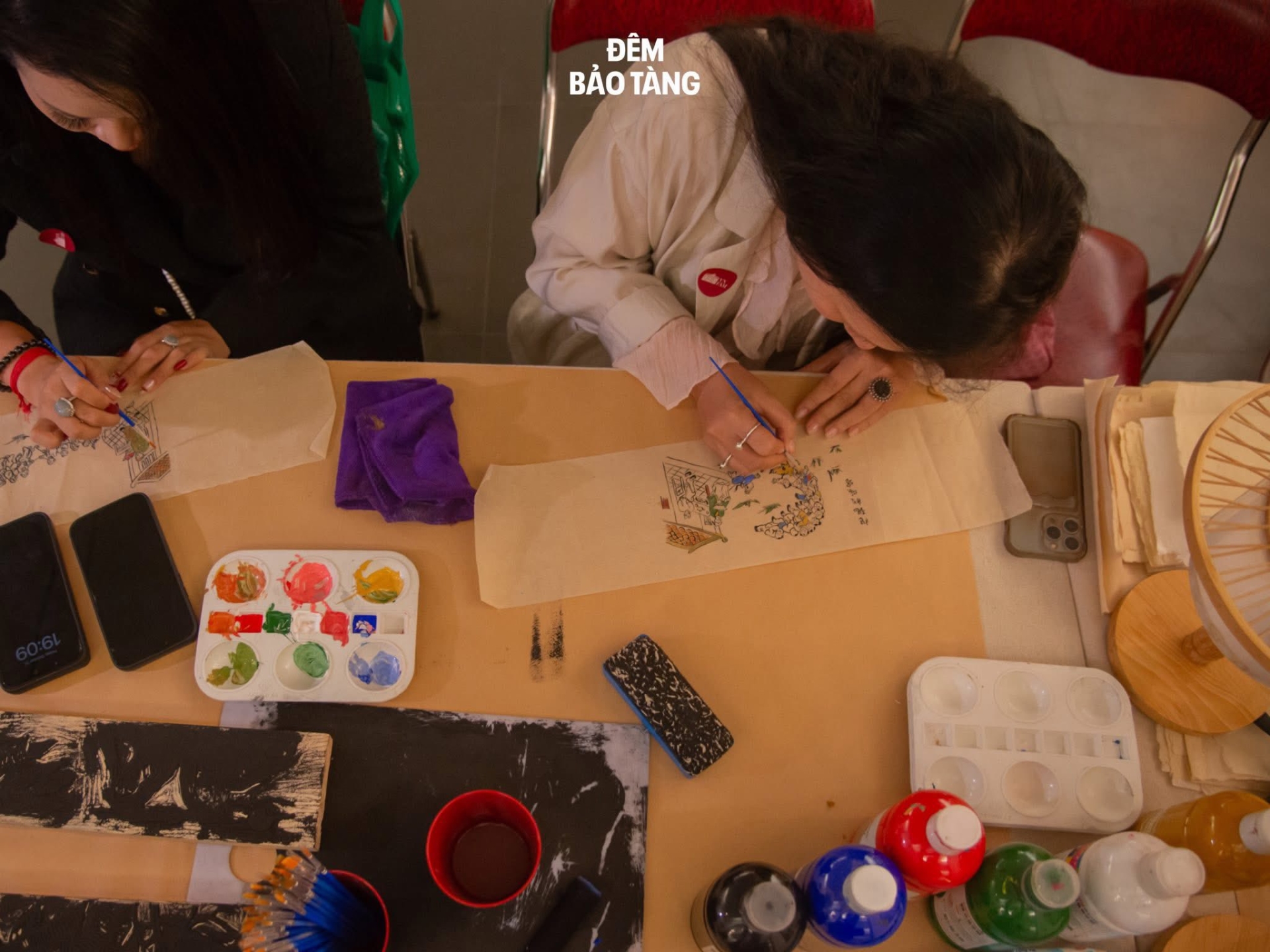 Hoạt động thủ công tại bảo tàng - Ảnh: vnfam.vn