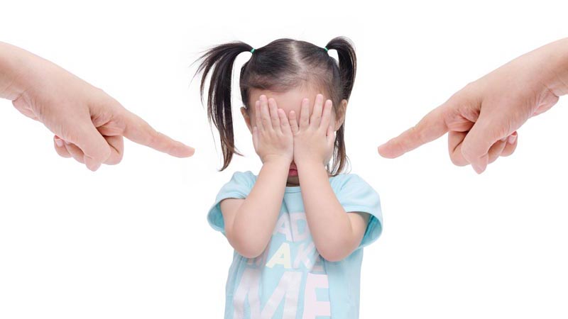 So sánh con với anh chị em hoặc bạn bè có thể khiến trẻ tổn thương lòng tự trọng