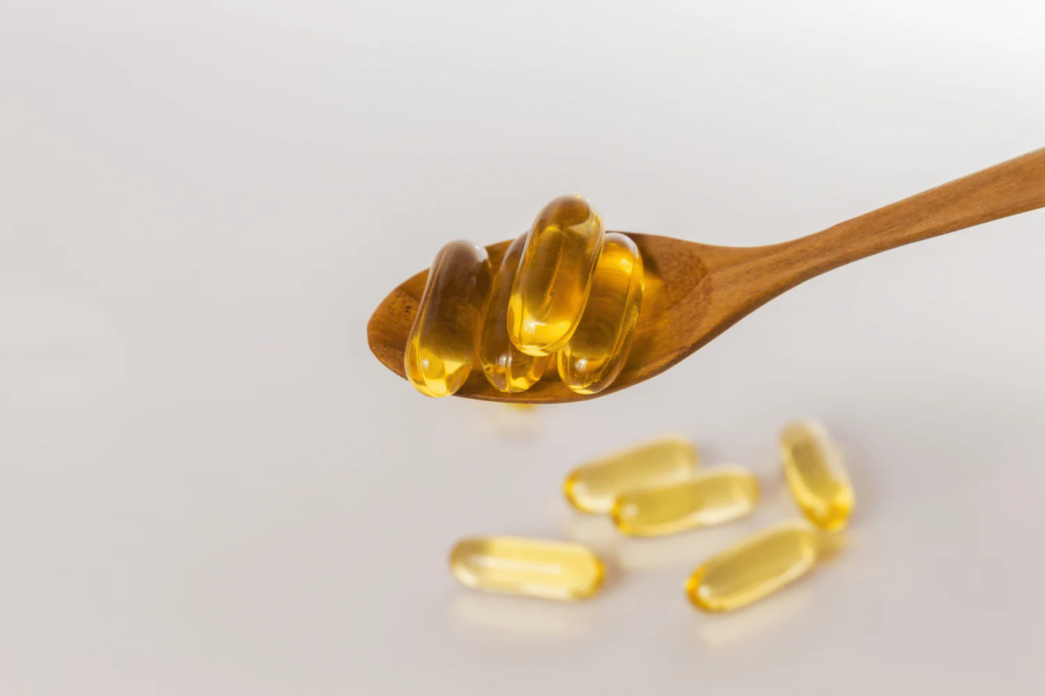 Dầu cá là một trong những nguồn bổ sung omega-3 tiện lợi