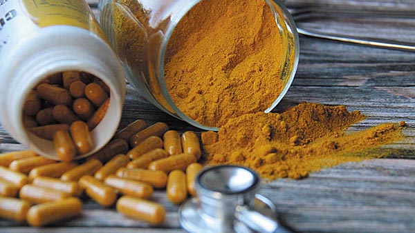 Nghệ và hoạt chất curcumin có đặc tính chống viêm, nhưng lạm dụng hoặc dùng sai cách có thể tiềm ẩn rủi ro cho sức khỏe
