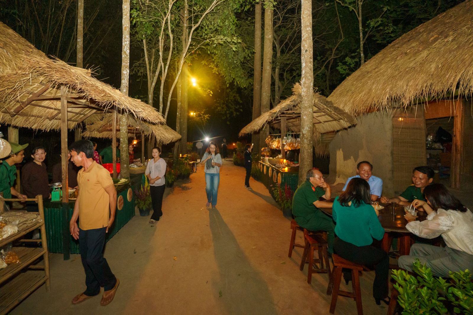 Đặc sắc tour đêm Trăng chiến khu khám phá vùng đất Củ Chi - Ảnh: baotintuc.vn