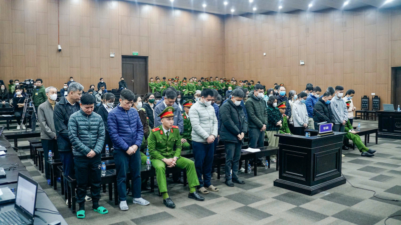 Các bị cáo tại phiên tòa sáng 5/1 - Ảnh: CAND