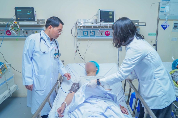 Các bệnh nhân được theo dõi sát vì vụ cháy ngoài bỏng nhiệt, nguy cơ ngộ độc khí có thể gây ảnh hưởng đến hệ thần kinh, tri giác và tổn thương thứ phát hệ hô hấp - Ảnh: laodong.vn.
