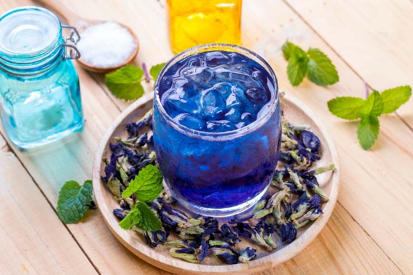 Anthocyanin cũng có nhiều trong hoa đậu biếc, thường được dùng làm nguyên liệu tạo màu thực phẩm hoặc trà