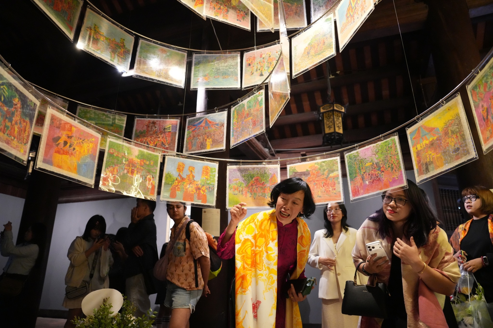 Triển lãm là không gian trưng bày nghệ thuật với nhiều loại hình - Ảnh: vanmieu.gov