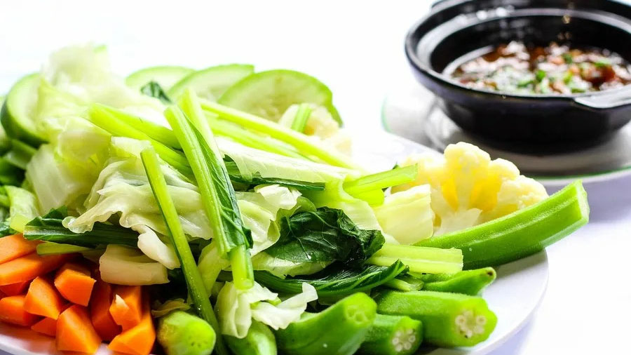 Rau củ quả giàu chất xơ giúp hệ tiêu hóa hoạt động hiệu quả, hỗ trợ cơ thể đào thải chất cặn bã tự nhiên