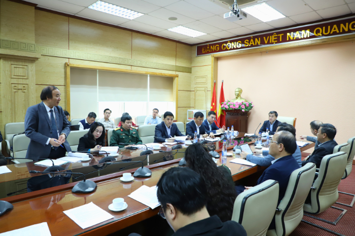 Các đại biểu phát biểu tại cuộc họp.