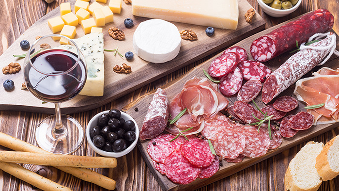 Tyramine hình thành do quá trình phân hủy protein trong các thực phẩm lên men, ủ lâu ngày