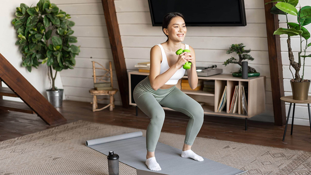 Đi bộ, yoga và các hoạt động nhẹ giúp duy trì phong độ sau kỳ nghỉ Tết