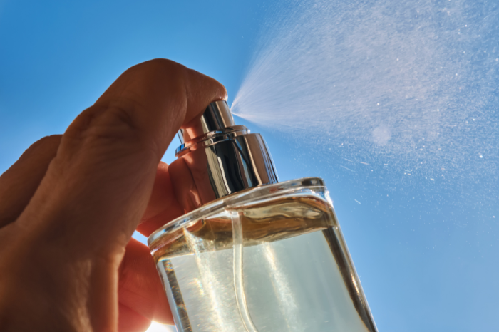 Nước hoa tuy không liên quan mật thiết đến làn da như các sản phẩm chăm sóc da, nhưng cần biết cách sử dụng đúng