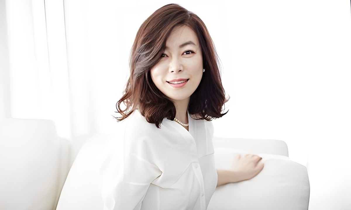 Người dẫn chương trình Choi Hwa-jung cảnh báo nguy cơ rụng tóc khi nhịn ăn khắc nghiệt