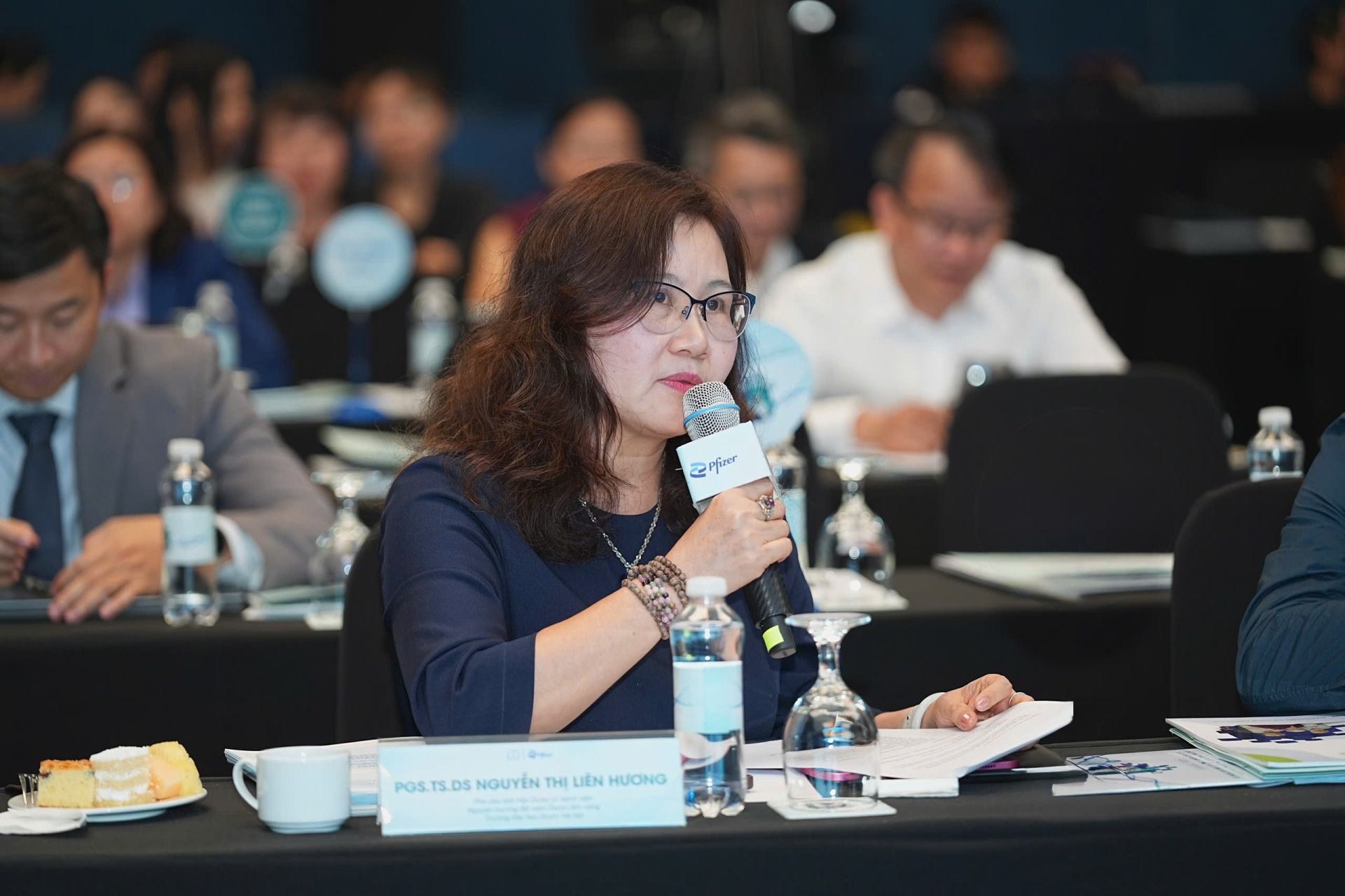 PGS.TS.DS Nguyễn Thị Liên Hương, Phó Chủ tịch Hội Dược Bệnh viện Hà Nội, Nguyên Trưởng Bộ môn Dược lâm sàng, Trường Đại học Dược Hà Nội