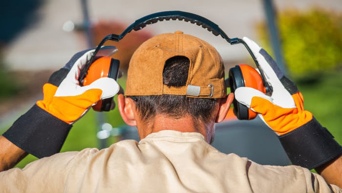 Làm việc trong môi trường tiếng ồn lớn dễ ảnh hưởng đến chức năng thính giác