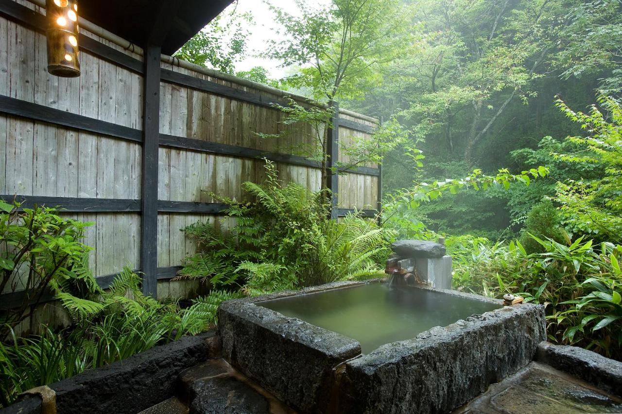 Khu tắm thường được tích hợp ngay trong khuôn viên ryokan - Ảnh: japanese-onsen.com
