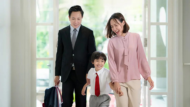 Xây dựng lịch sinh hoạt đều đặn giúp trẻ giảm lo âu và cảm thấy an toàn