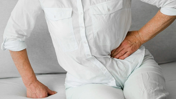 Người bệnh sỏi thận cần tham khảo ý kiến bác sĩ trước khi dùng thuốc giảm đau để tránh tác dụng phụ không mong muốn