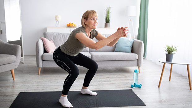 Squat là bài tập toàn thân giúp tăng sức mạnh cơ bắp và cải thiện tư thế