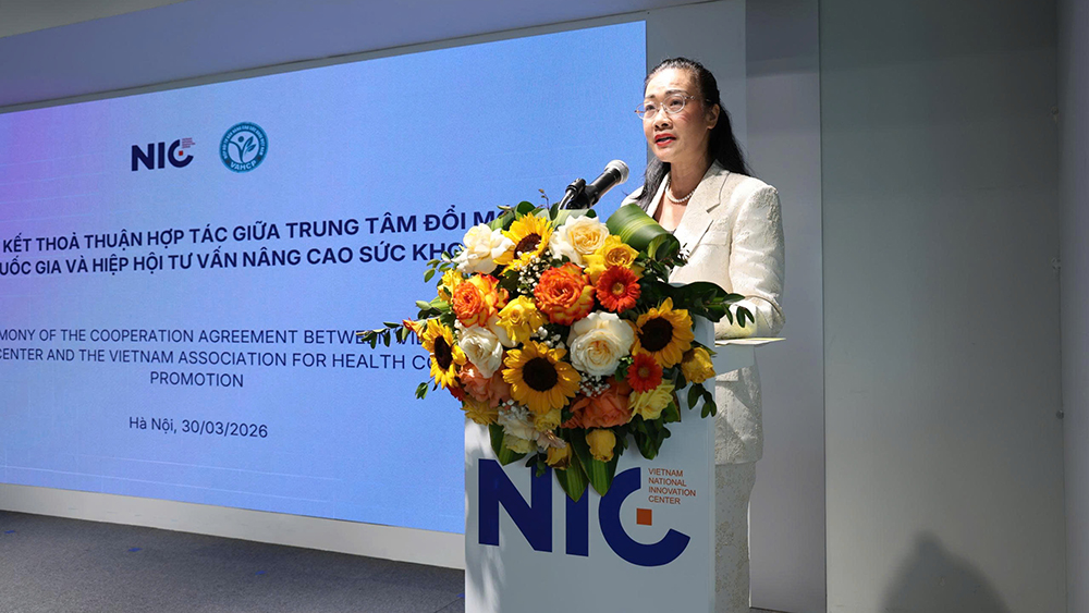 PGS.TS Phạm Thanh Bình, Chủ tịch Hiệp hội Tư vấn nâng cao sức khỏe Việt Nam phát biểu tại Lễ ký kết