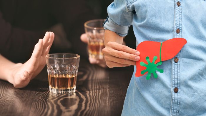 Lạm dụng rượu bia là nguyên nhân chính dẫn đến gan nhiễm mỡ, làm suy giảm chức năng gan